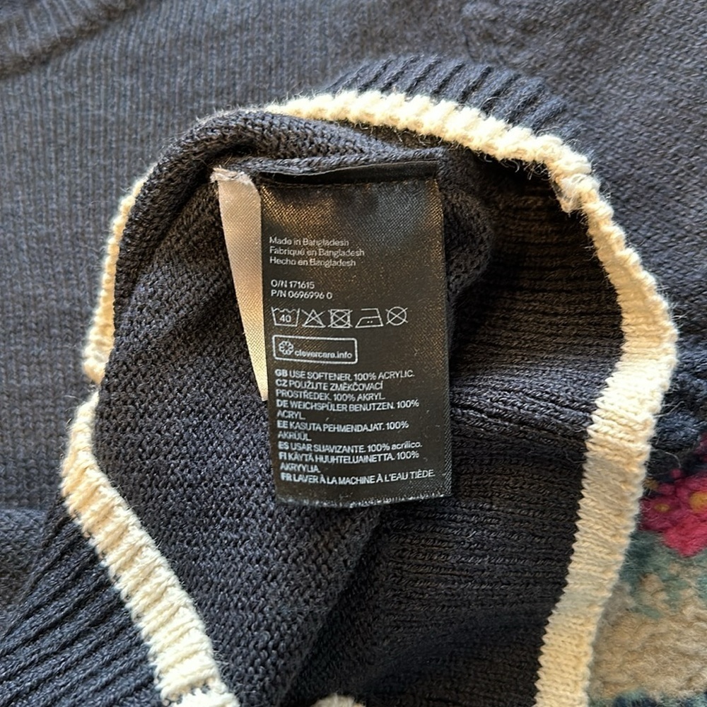 H&M Sweater - Picture 3 of 5